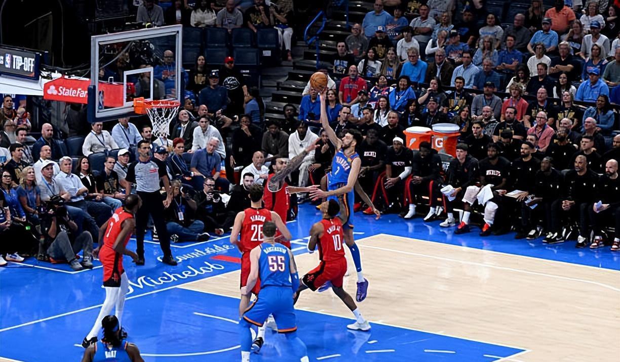 亿美元的顶, Chet 亿美元的顶, Chet